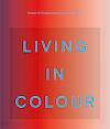 Living in Colour - Phaidon Editors, Stella Paul, India Mahdavi (ISBN 9781838663957)
