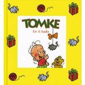 Tomke en it kado - Auke Peanstra (ISBN 9789062737536)