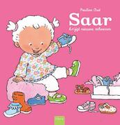Saar krijgt nieuwe schoenen - Pauline Oud (ISBN 9789044827293)