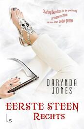 Eerste steen rechts - Darynda Jones (ISBN 9789021806921)