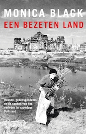 Een bezeten land - Monica Black (ISBN 9789048857852)