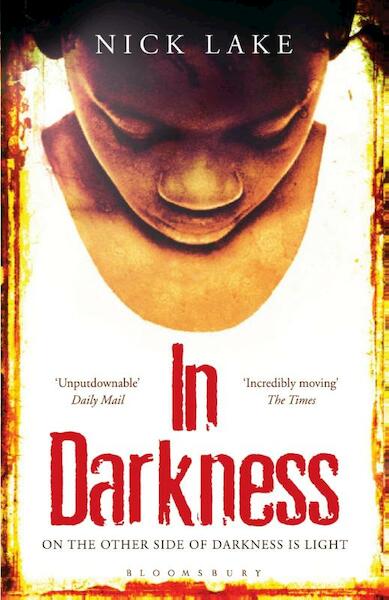 In darkness - Nick Lake (ISBN 9781408824191)