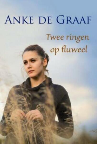 Twee ringen op fluweel - Anke de Graaf (ISBN 9789059779792)