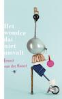 Het wonder dat niet omvalt (e-Book) - Ernest van der Kwast (ISBN 9789023498148)